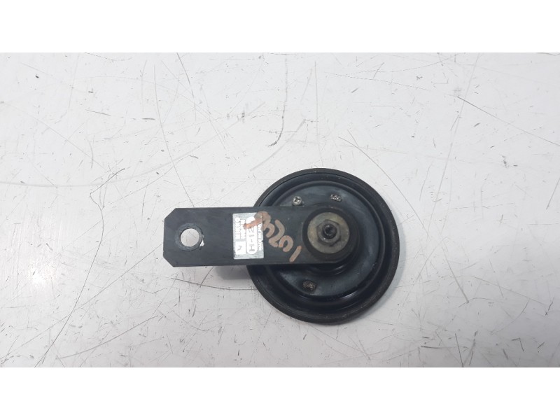 Recambio de claxon para honda cb 650r referencia OEM IAM DGM14501KA  