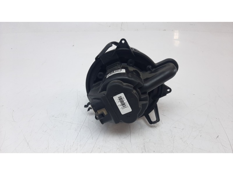 Recambio de ventilador calefaccion para renault clio iv 0.9 referencia OEM IAM 5R5833500 34352 VHF260017
