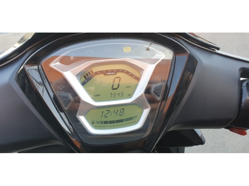 Recambio de cuadro instrumentos para kymco agility 50/125 referencia OEM IAM 37200AKC7E10  