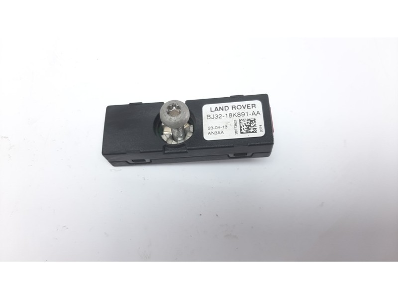Recambio de antena para land rover evoque 2.2 td4 cat referencia OEM IAM BJ3218K891AA  