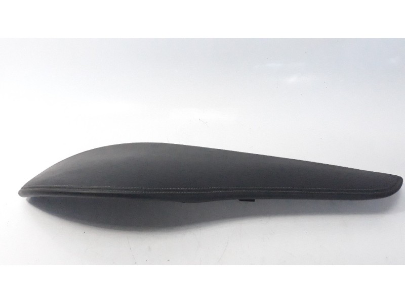 Recambio de moldura para infiniti q30 2.2d sport referencia OEM IAM 682105DF0A  