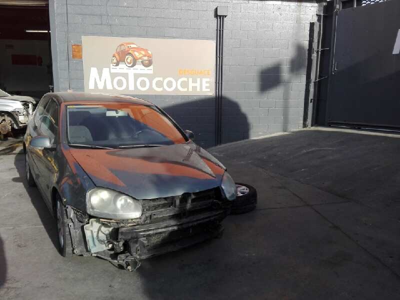 volkswagen golf v berlina (1k1) del año 2004