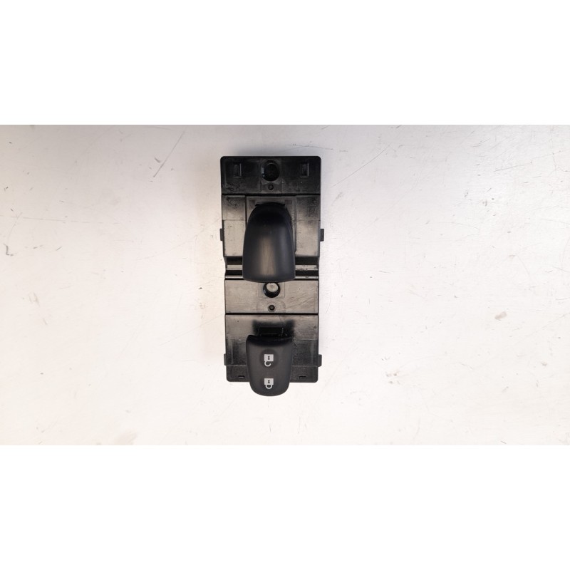 Recambio de mando elevalunas delantero derecho para nissan micra v (k14) 0.9 cat referencia OEM IAM 254114BA0A  