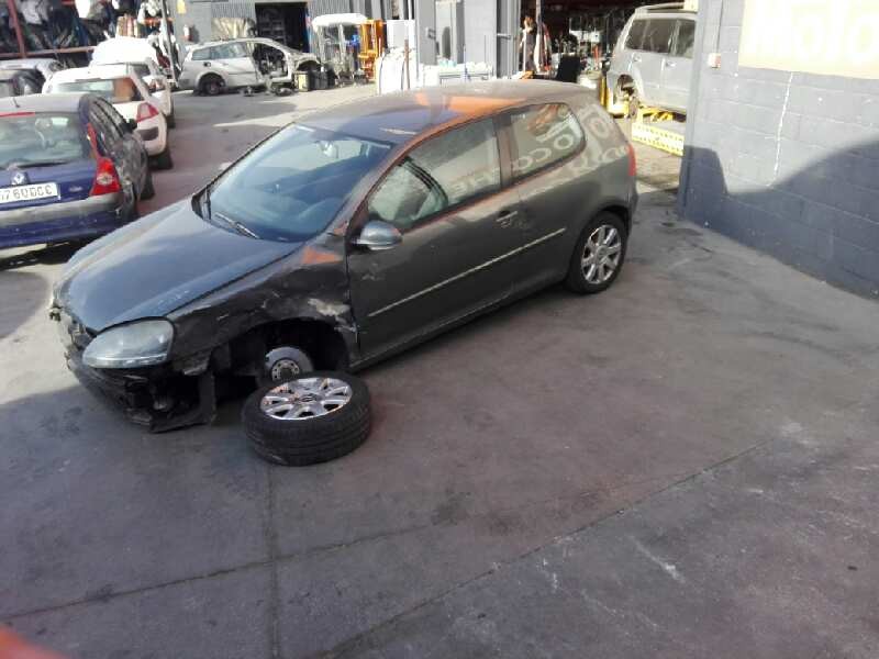 volkswagen golf v berlina (1k1) del año 2004