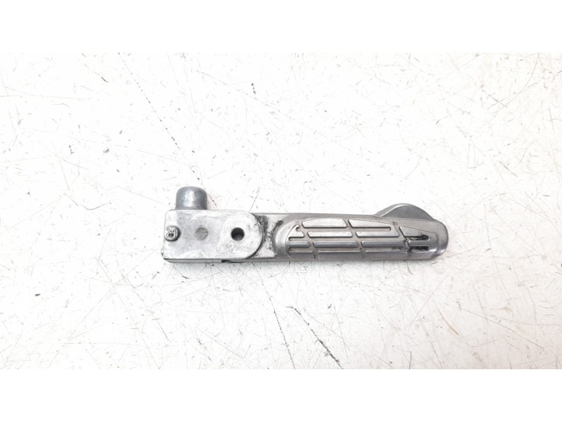 Recambio de estribo para kymco agility 50/125 referencia OEM IAM 5071ALDA6C00  