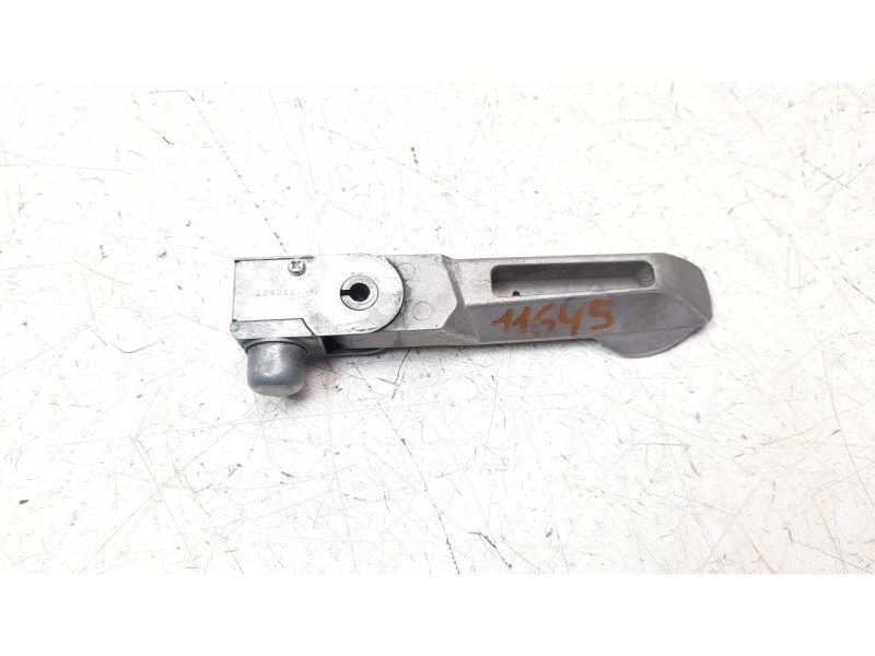 Recambio de estribo para kymco agility 50/125 referencia OEM IAM 5071ALDA6C00  