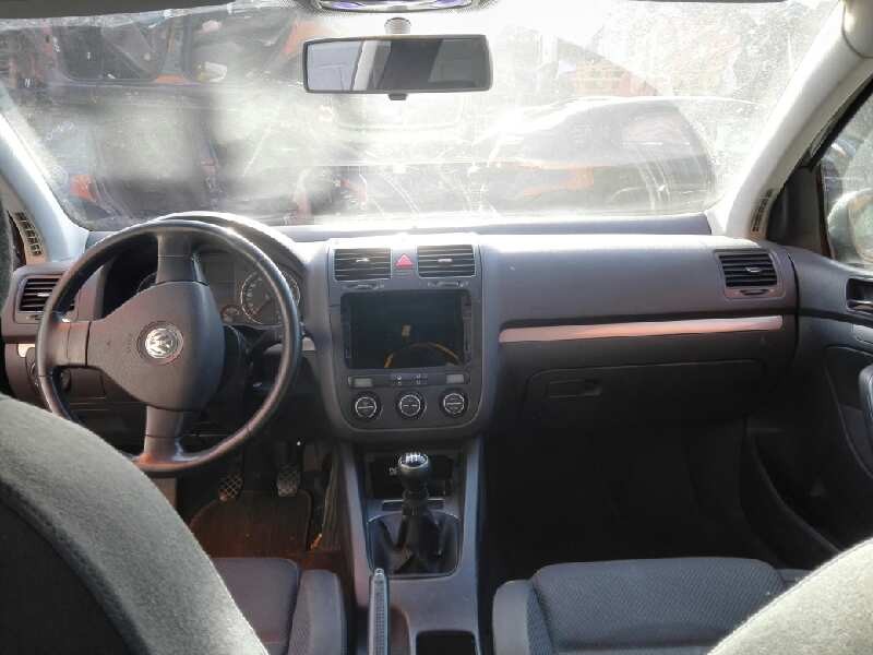 volkswagen golf v berlina (1k1) del año 2004