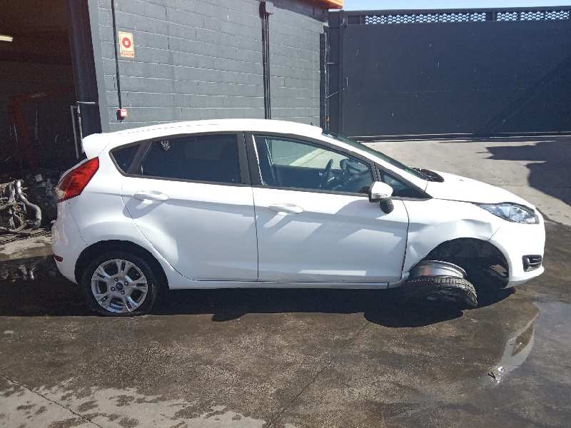 ford fiesta (ccn) del año 2013