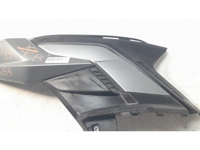 Recambio de moldura para kymco agility 50/125 referencia OEM IAM 83500ALJ8E10  