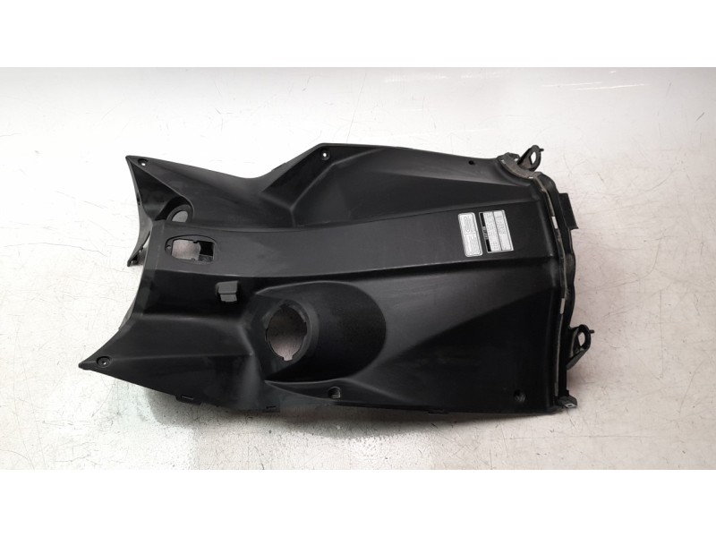 Recambio de moldura para kymco agility 50/125 referencia OEM IAM 81130LFC2E10N1R  