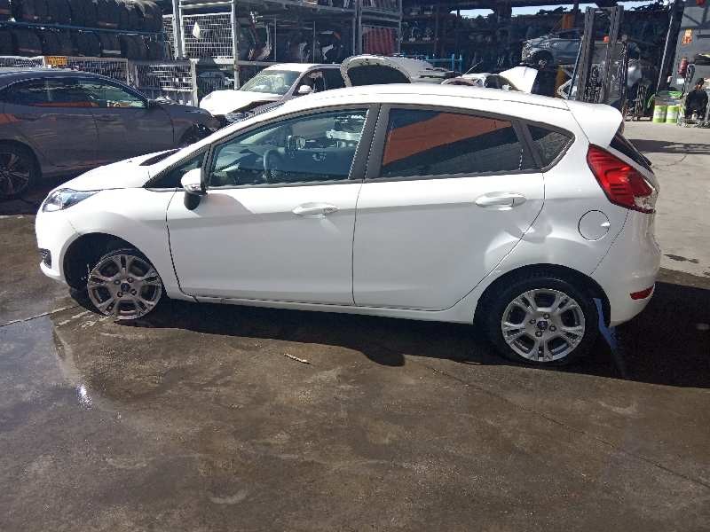 ford fiesta (ccn) del año 2013