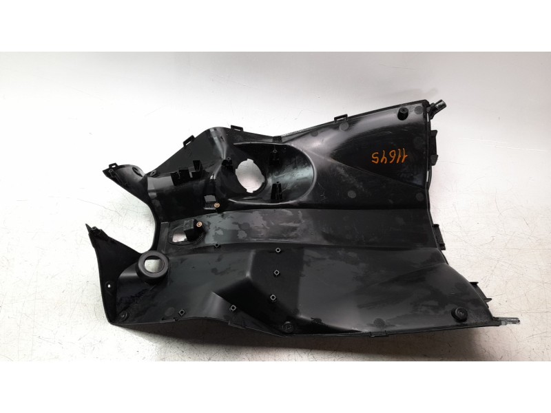 Recambio de moldura para kymco agility 50/125 referencia OEM IAM 81130LFC2E10N1R  