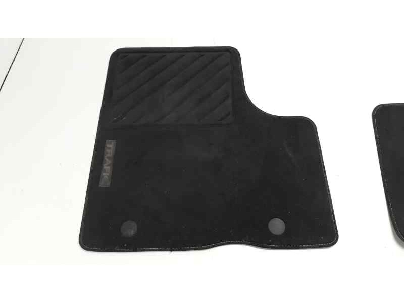 Recambio de juego alfombrillas para renault trafic combi mixto n1 l1h1 2,8t (5/6 plazas) referencia OEM IAM 8201437615A  