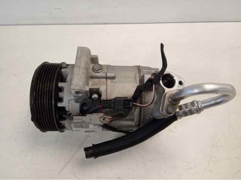 Recambio de compresor aire acondicionado para renault captur zen referencia OEM IAM 926000734R  