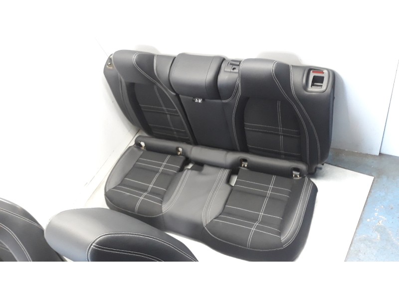 Recambio de juego asientos completo para mercedes-benz clase a (w176) 1.5 cdi cat referencia OEM IAM A2469102303  