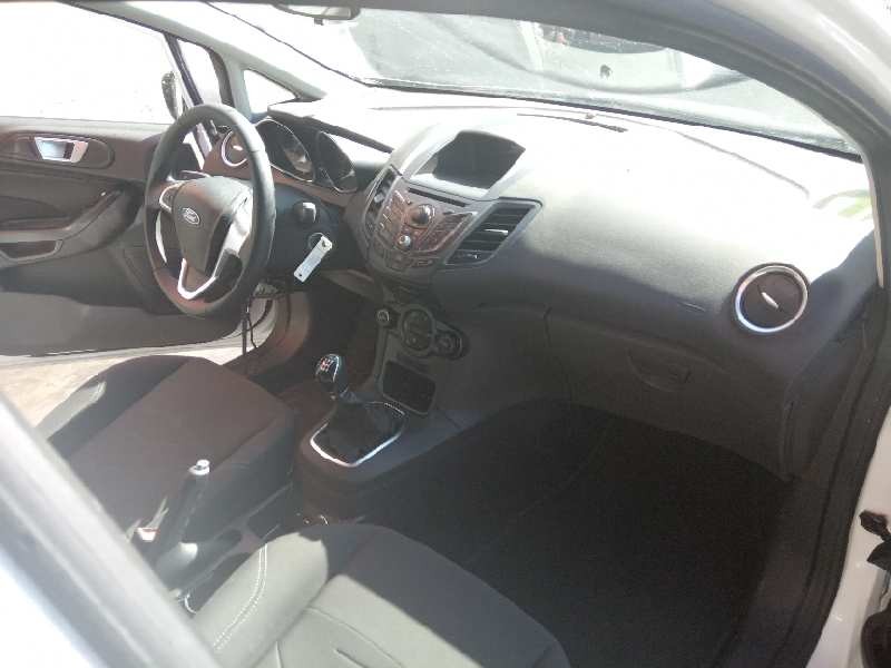 ford fiesta (ccn) del año 2013