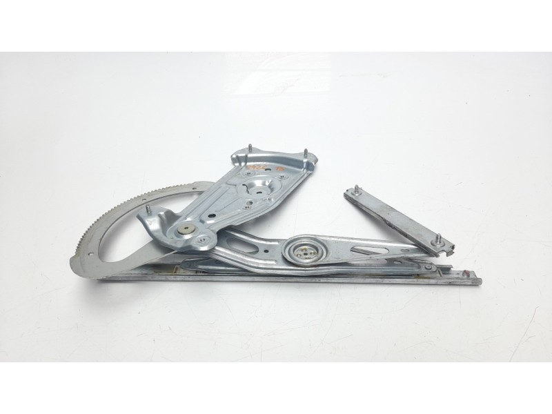 Recambio de elevalunas trasero derecho para renault scenic iii expression referencia OEM IAM 827200006R 106199118 115648