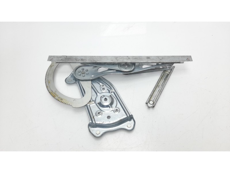 Recambio de elevalunas trasero derecho para renault scenic iii expression referencia OEM IAM 827200006R 106199118 115648