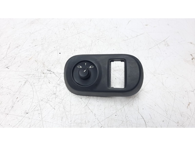 Recambio de mando retrovisor para citroen c4 cactus 1.2 12v e-vti referencia OEM IAM 96673722ZD  