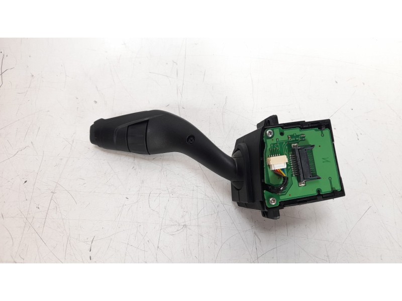 Recambio de mando limpia para ford focus lim. (cb8) edition referencia OEM IAM AV6T17A553AE  