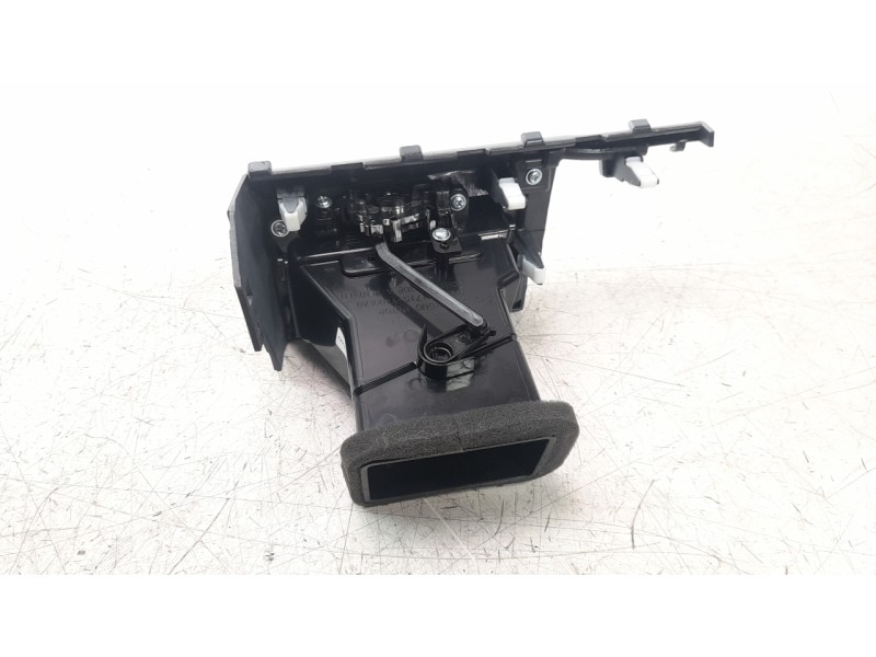 Recambio de rejilla aireadora para ssangyong rexton limited 4x4 referencia OEM IAM 1715Y400LA0  