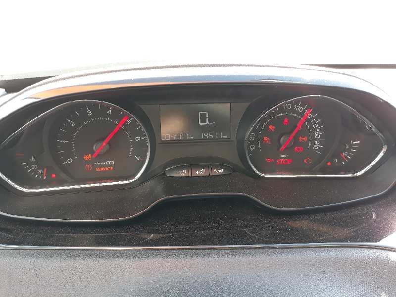 peugeot 208 del año 2015