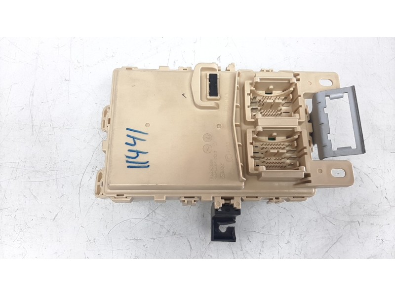 Recambio de caja reles / fusibles para kia stonic (ybcuv) 1.0 tgdi cat referencia OEM IAM 91950H8570  