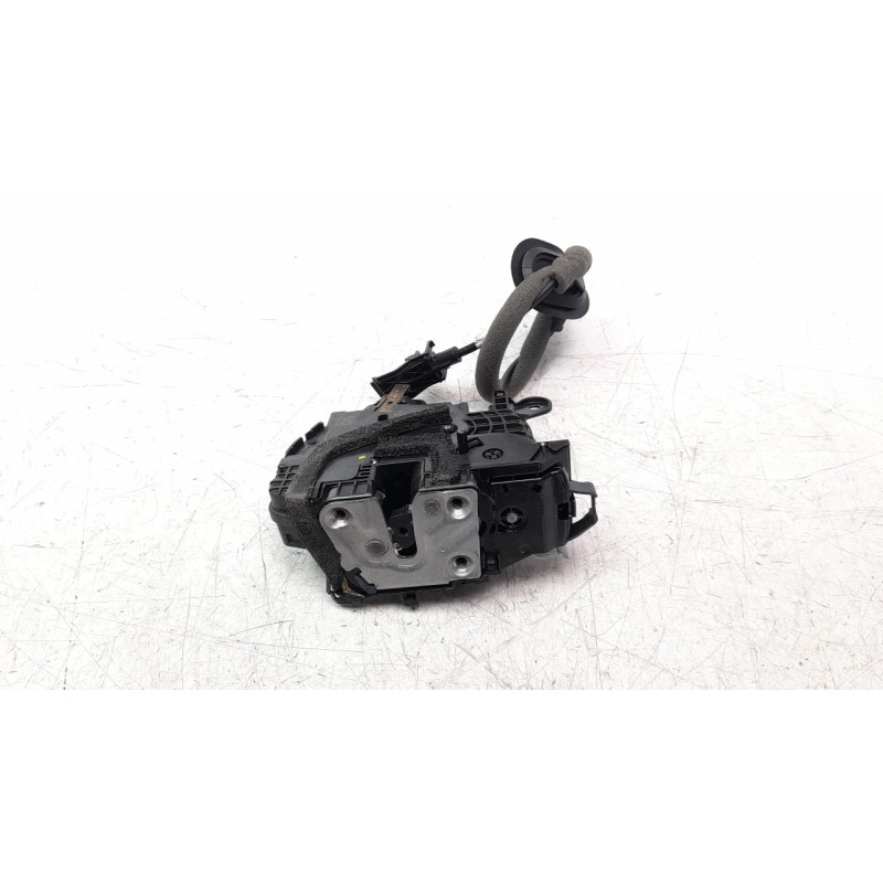 Recambio de cerradura puerta trasera izquierda para renault clio v 1.5 blue dci diesel fap referencia OEM IAM 825039554R  
