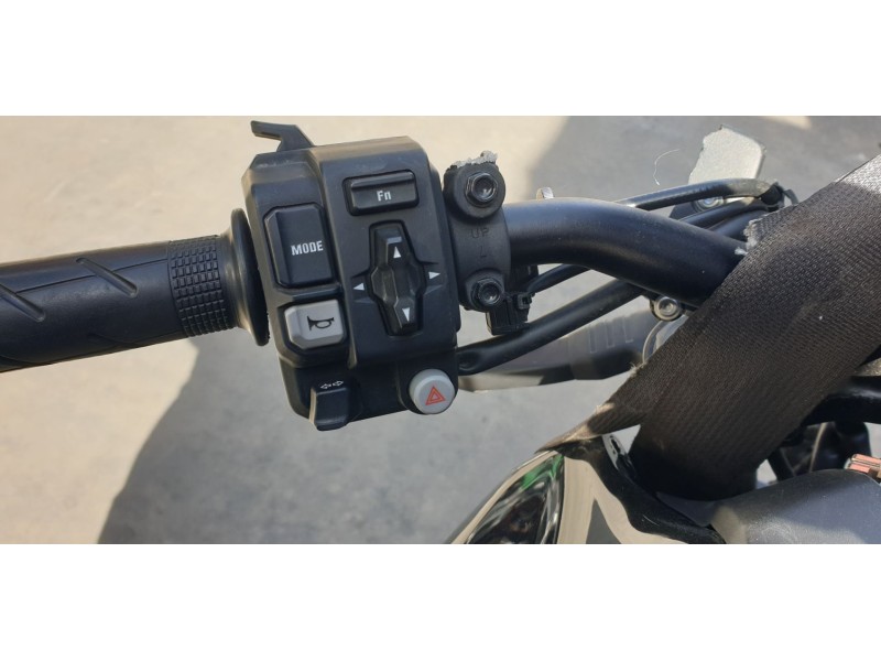 Recambio de piña luces izquierda para honda cb1000 r cb 1000r referencia OEM IAM 35200MKJE51  