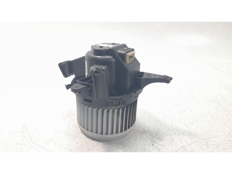 Recambio de ventilador calefaccion para fiat 500 l (330) 1.3 16v jtd cat referencia OEM IAM 77366895  