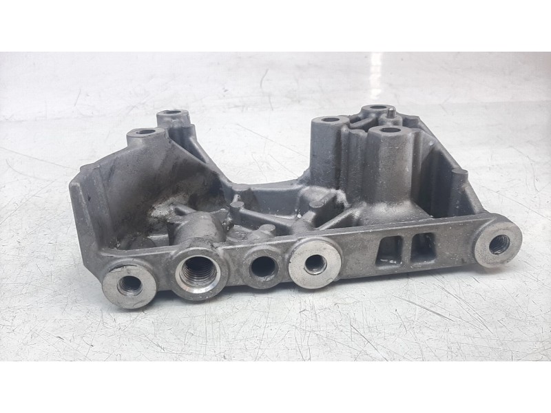 Recambio de soporte motor derecho para dacia duster ii anniversary referencia OEM IAM 112318425R  