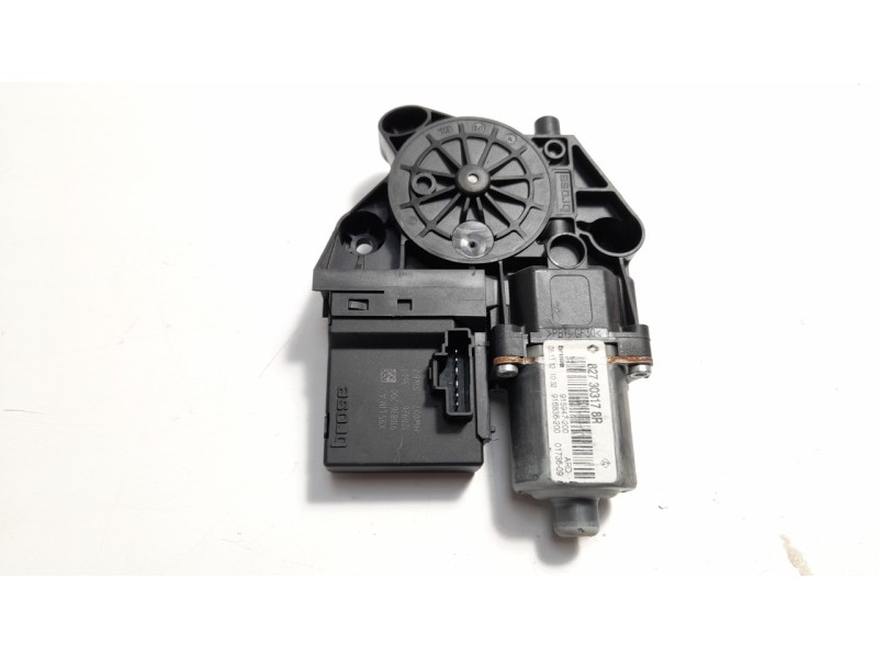 Recambio de motor elevalunas trasero derecho para renault scenic iii expression referencia OEM IAM 827303178R  