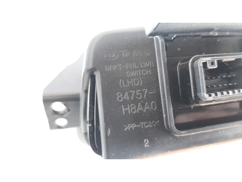 Recambio de mando multifuncion para kia stonic (ybcuv) 1.0 tgdi cat referencia OEM IAM 84757H8AA0  