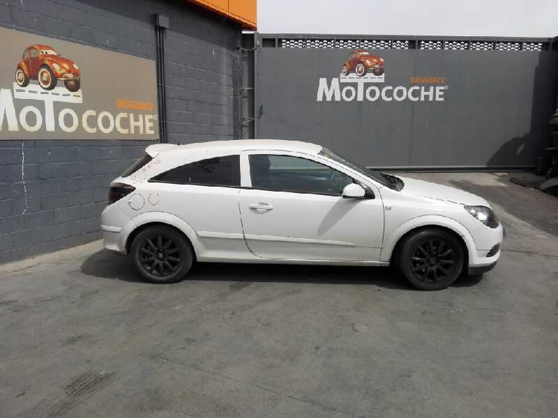 opel astra gtc del año 2005