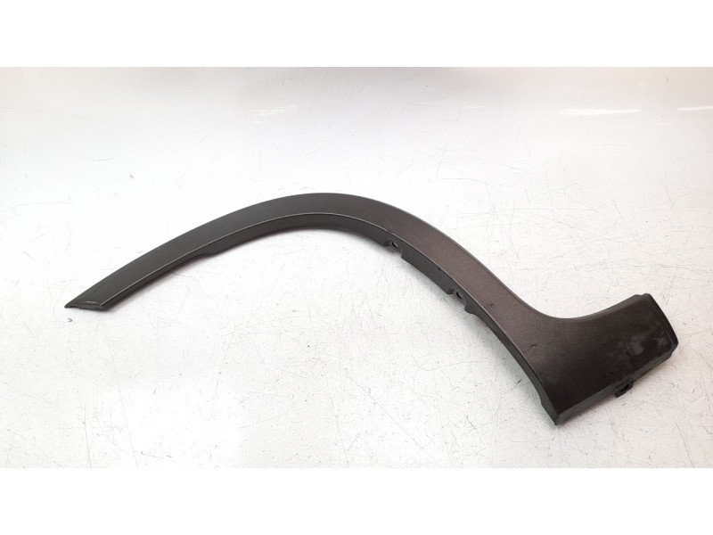 Recambio de aletin delantero izquierdo para fiat 500 l (330) 1.3 16v jtd cat referencia OEM IAM 735568352  