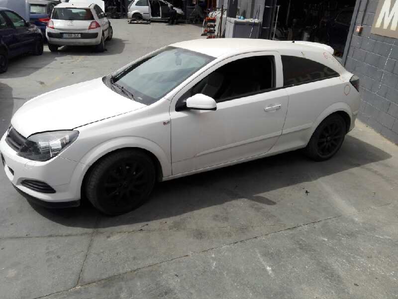 opel astra gtc del año 2005
