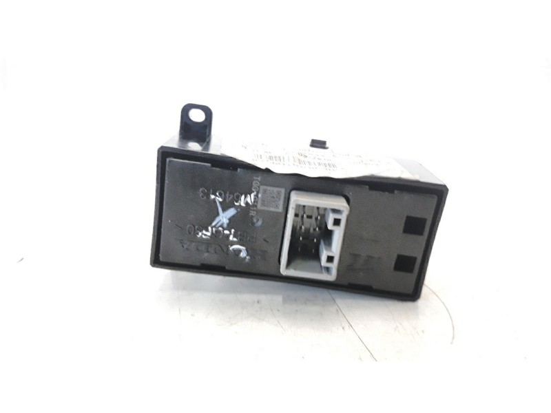 Recambio de mando elevalunas trasero derecho para honda civic lim.5 (fk) 1.5 vtec cat referencia OEM IAM 83740TGGG020BLK  