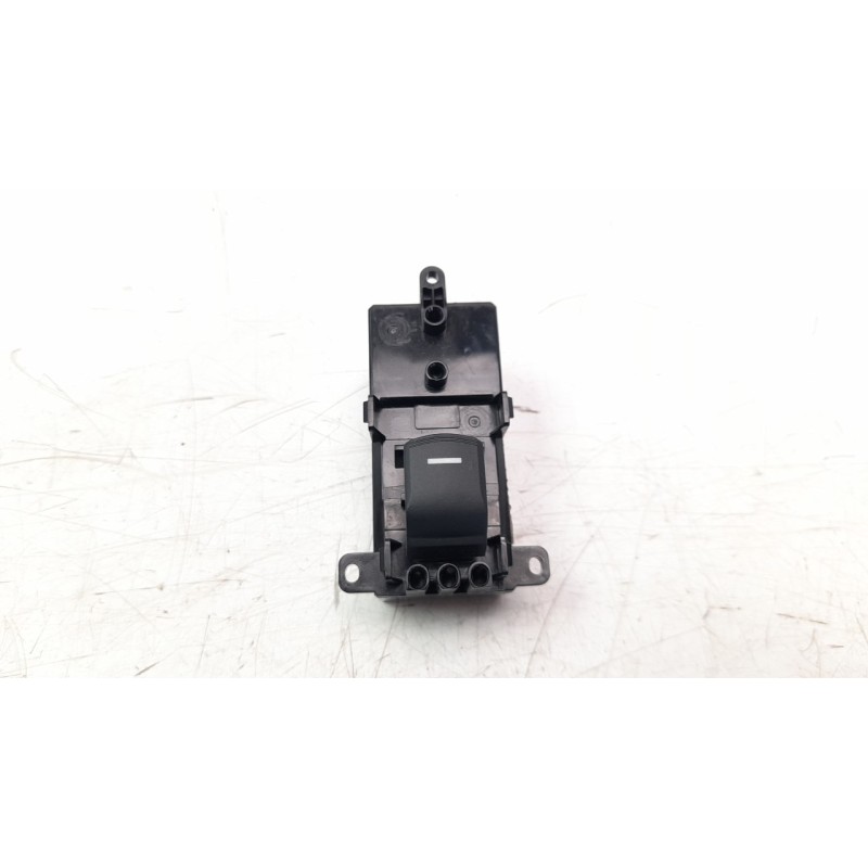 Recambio de mando elevalunas trasero izquierdo para honda civic lim.5 (fk) 1.5 vtec cat referencia OEM IAM 83740TGGG020BLK  
