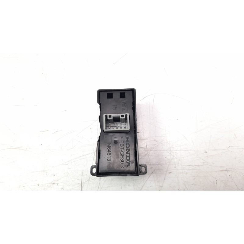 Recambio de mando elevalunas trasero izquierdo para honda civic lim.5 (fk) 1.5 vtec cat referencia OEM IAM 83740TGGG020BLK  