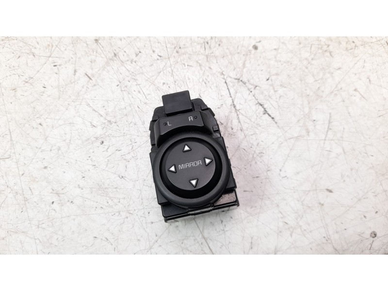 Recambio de mando retrovisor para kia stonic (ybcuv) 1.0 tgdi cat referencia OEM IAM 4D64801160  