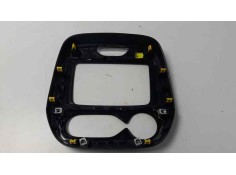Recambio de moldura para renault captur zen referencia OEM IAM 682704761R   2