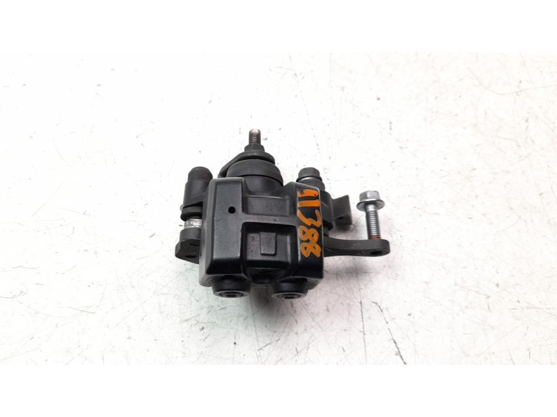 Recambio de pinza de freno trasera derecha para honda nc 750 referencia OEM IAM 43150MKAD81  