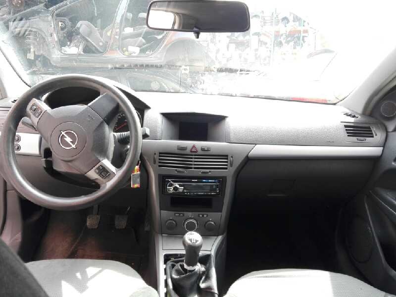 opel astra gtc del año 2005