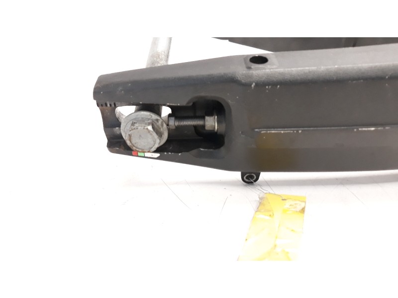 Recambio de puente trasero para honda cb 650r referencia OEM IAM 52200MKND50  