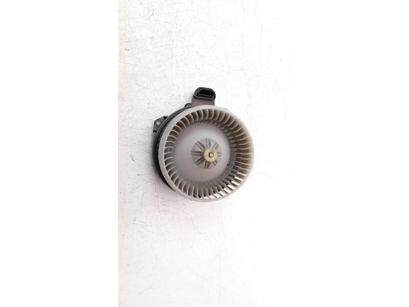 Recambio de ventilador calefaccion para toyota rav 4 referencia OEM IAM 2727008105  
