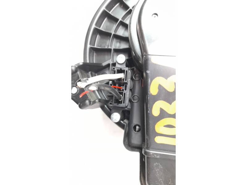 Recambio de ventilador calefaccion para toyota rav 4 referencia OEM IAM 2727008105  