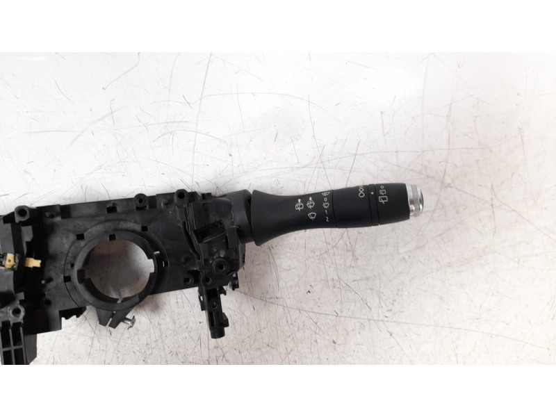 Recambio de mando multifuncion para renault clio v 1.5 blue dci diesel fap referencia OEM IAM 255679262R  