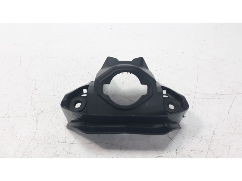 Recambio de moldura para honda cb 650r referencia OEM IAM 17575MKND500  