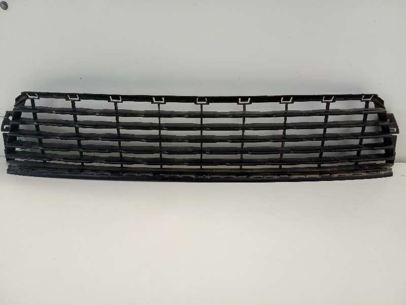 Recambio de rejilla paragolpes delantero para citroen c3 picasso attraction referencia OEM IAM 742256  