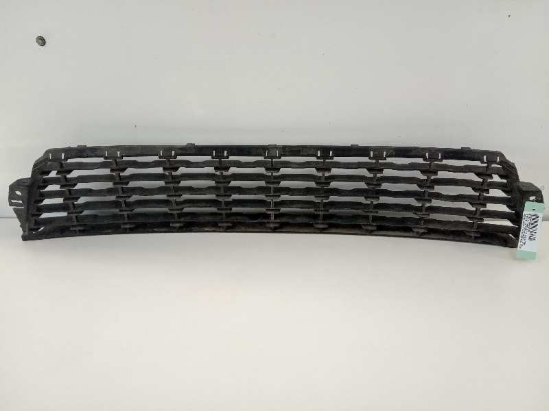 Recambio de rejilla paragolpes delantero para citroen c3 picasso attraction referencia OEM IAM 742256  